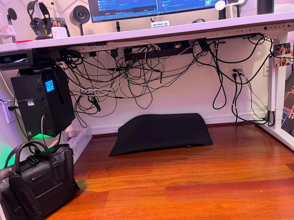 آموزش نظم‌دهی کابل‌های کامپیوتر با بست پارچه‌ای